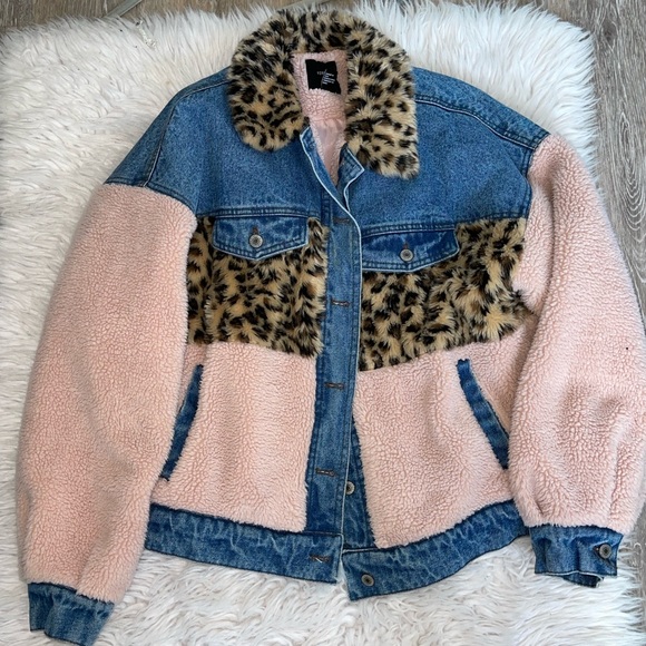 Forever 21 Jackets & Blazers - FOREVER 21 teddy denim jacket